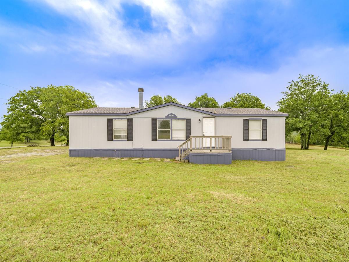 House for rent at 462 Big Salty Lane, Springtown, TX 76082