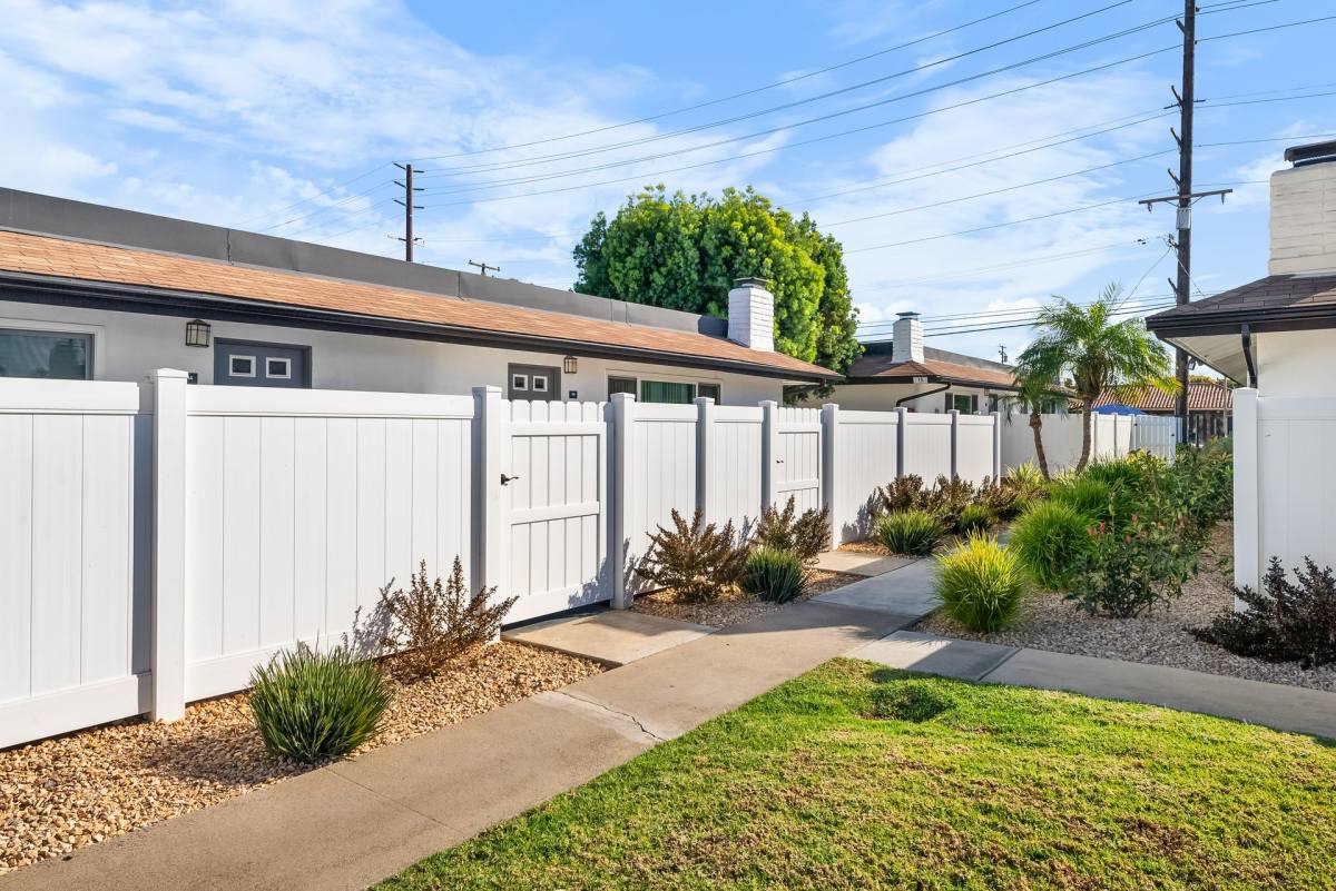 Apartment for rent at 501 E Katella Ave, Orange, CA 92867