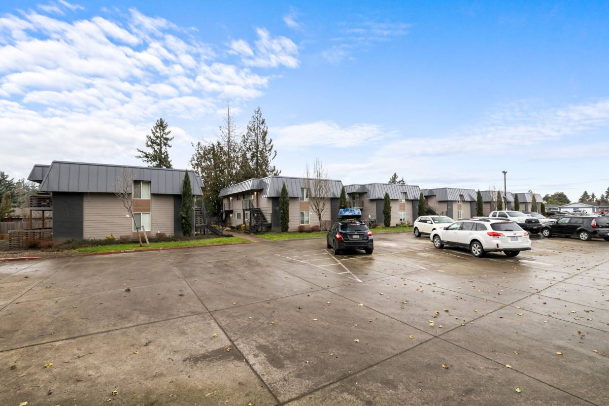 Apartment for rent at 1570-1590 James St, Woodburn, OR 97071