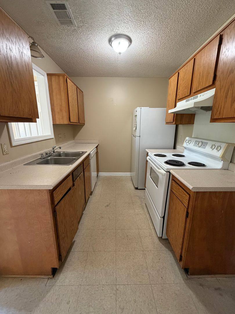 Apartment for rent at 26 A Chatham St, Savannah, GA 31406