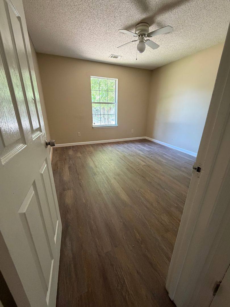 Apartment for rent at 26 A Chatham St, Savannah, GA 31406