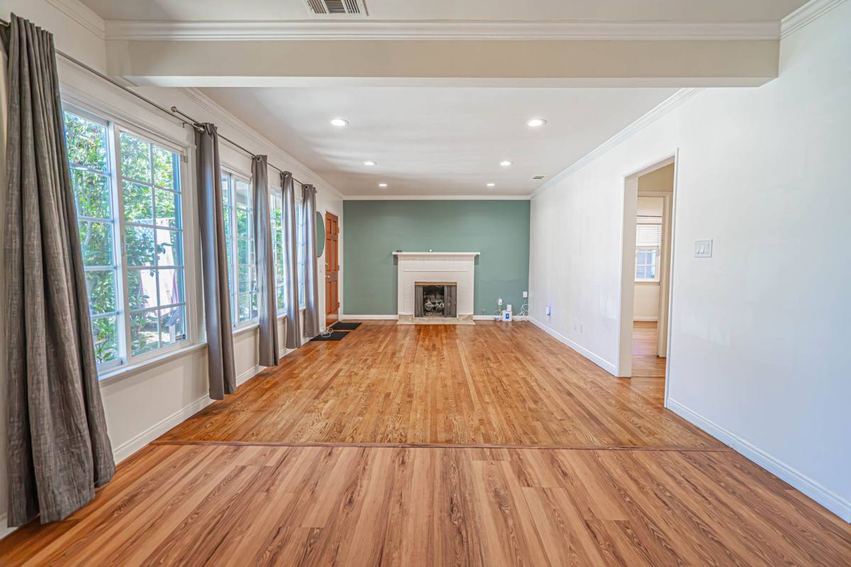 House for rent at 22742 Burbank Blvd, Woodland Hills, CA 91367