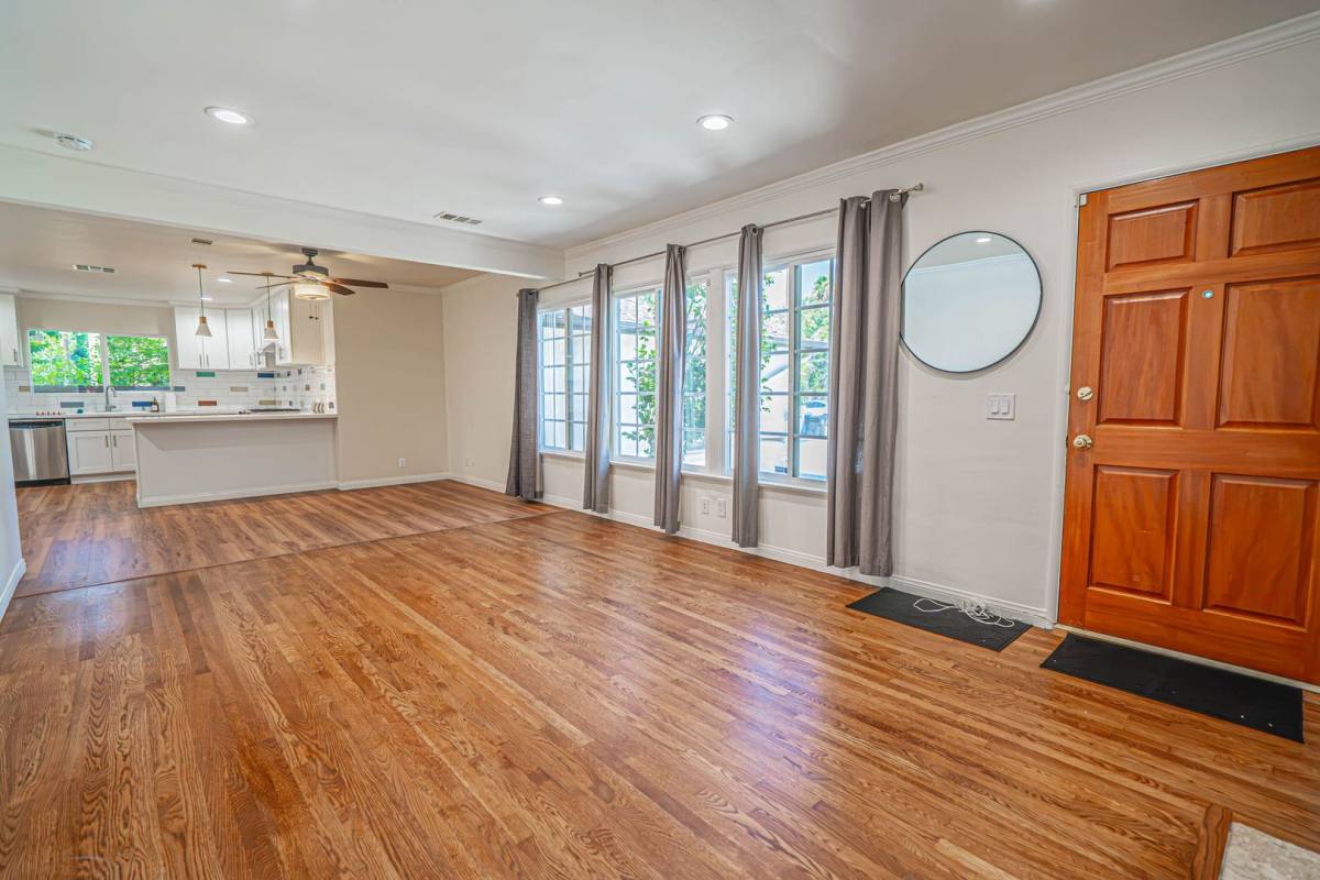 House for rent at 22742 Burbank Blvd, Woodland Hills, CA 91367