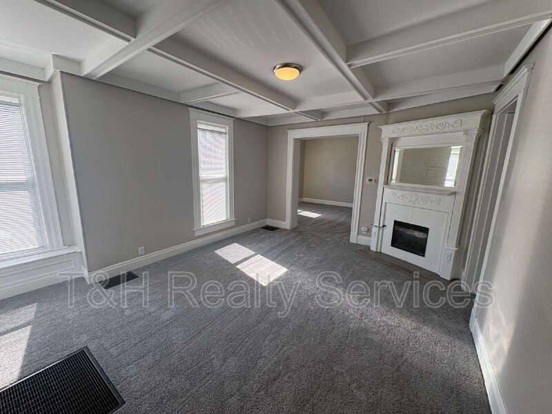 Apartment for rent at 413 W Franklin St, Shelbyville, IN 46176