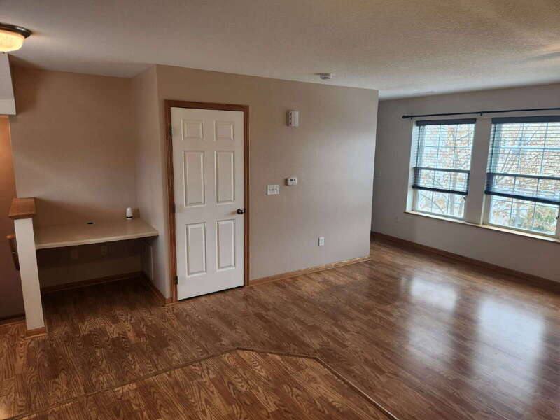 Townhouse for rent at 1022 10th Ave NW, Altoona, IA 50009