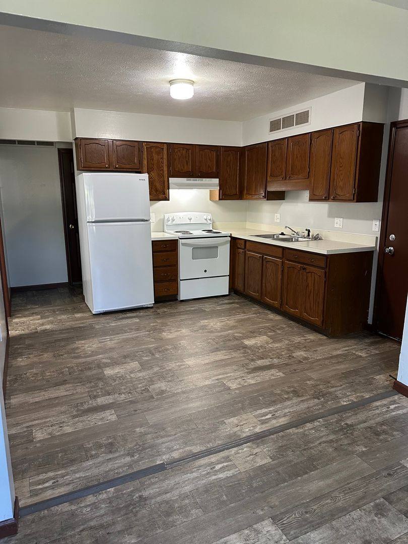 Apartment for rent at 301 E Palm Dr, Syracuse, IN 46567