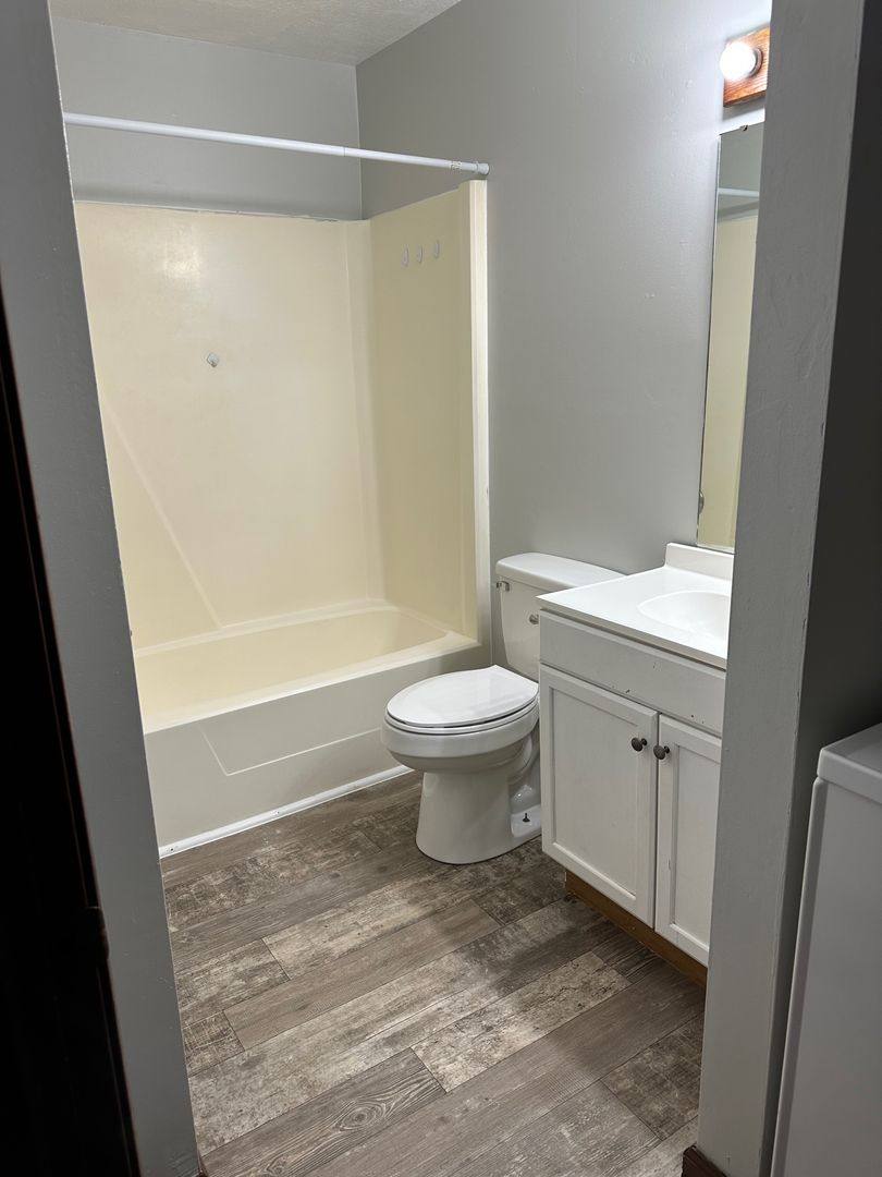 Apartment for rent at 301 E Palm Dr, Syracuse, IN 46567