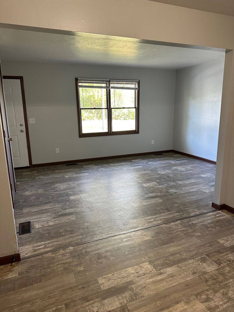 Apartment for rent at 301 E Palm Dr, Syracuse, IN 46567