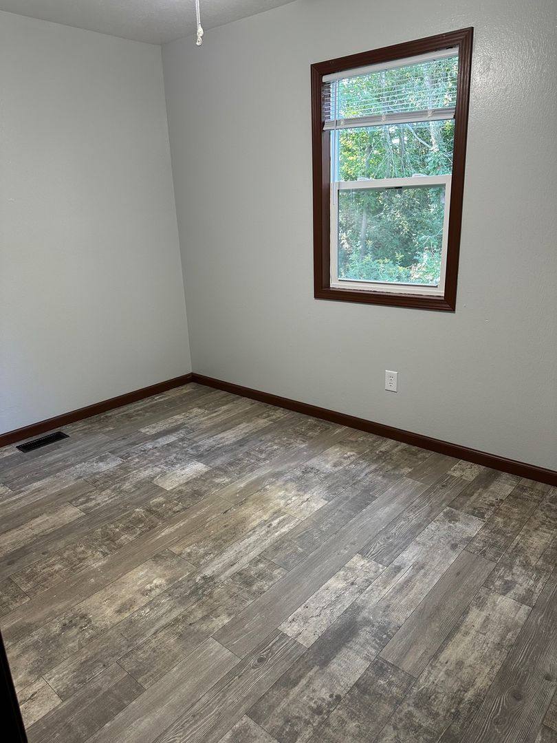 Apartment for rent at 301 E Palm Dr, Syracuse, IN 46567