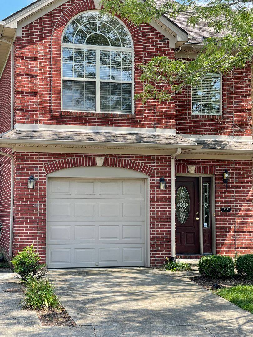 Townhouse for rent at 328 Broadleaf Lane, Lexington, KY 40503