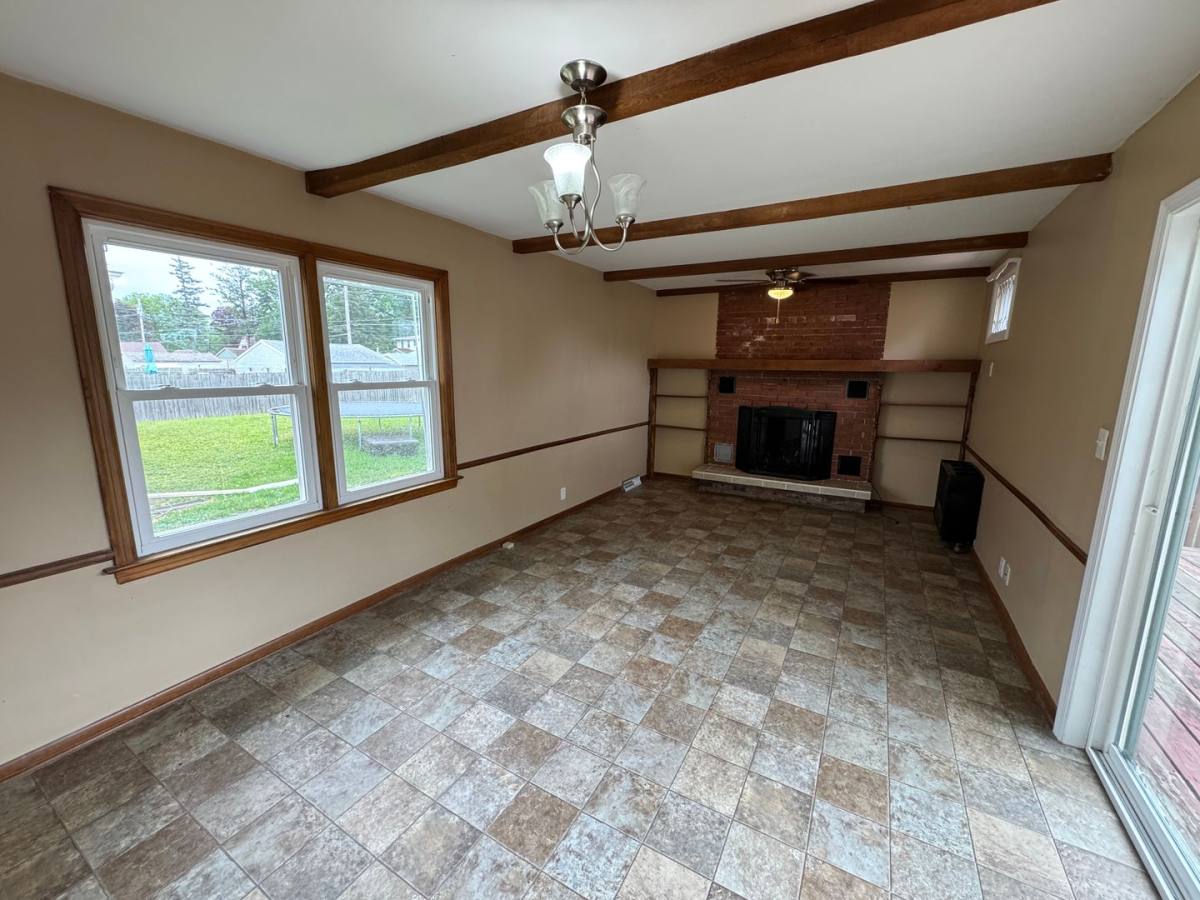 House for rent at 2924 11th Ave, Moline, IL 61265