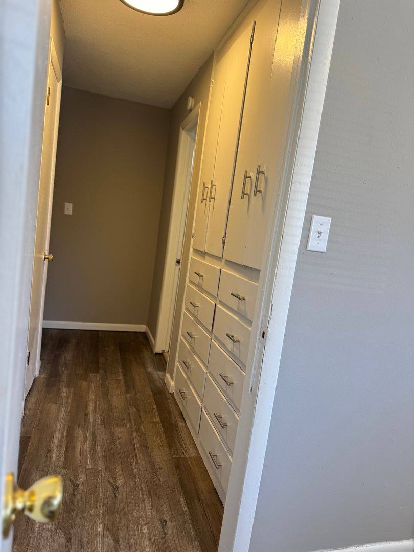Apartment for rent at 1125-1127 S Quincy, Tulsa, OK 74120