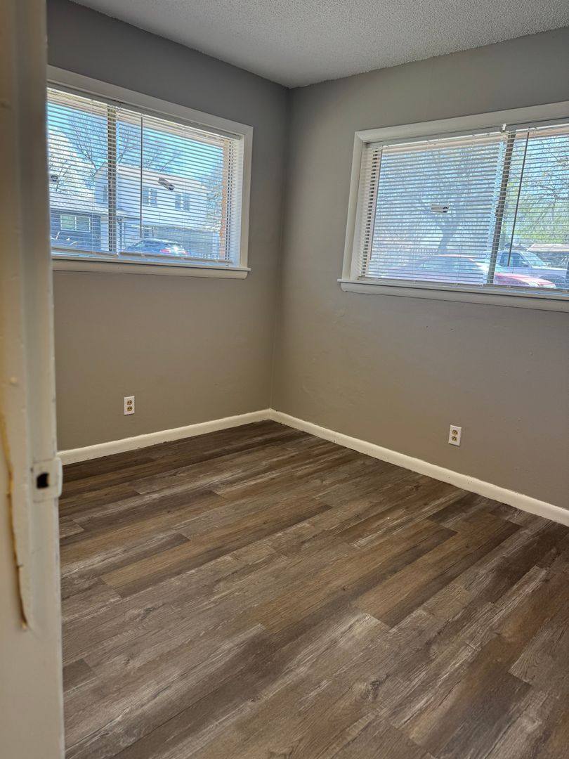 Apartment for rent at 1125-1127 S Quincy, Tulsa, OK 74120