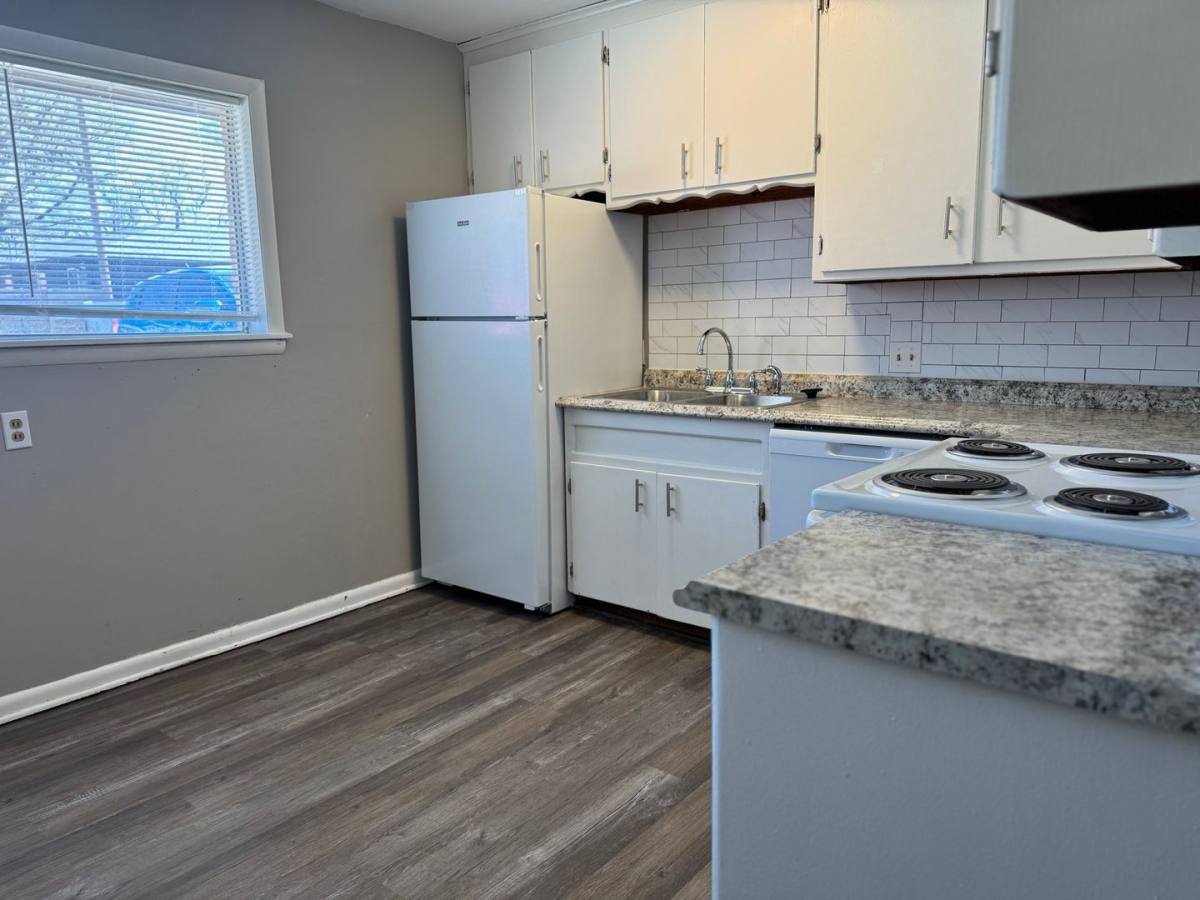 Apartment for rent at 1125-1127 S Quincy, Tulsa, OK 74120