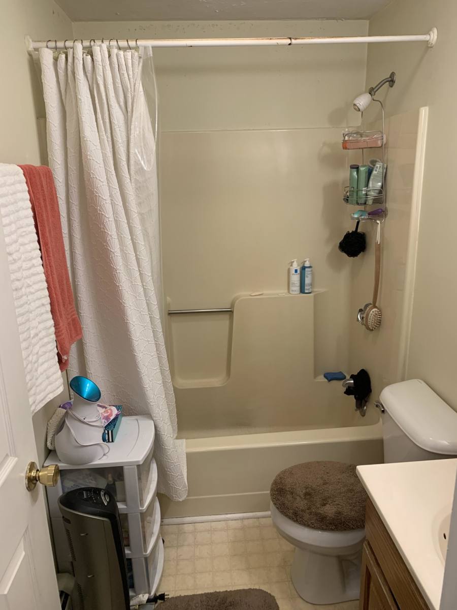 Apartment for rent at 15 Blossom St #5, Leominster, MA 01453