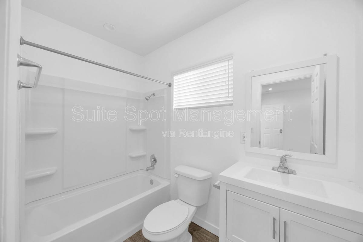 Apartment for rent at 570 N Cambridge St #572, Orange, CA 92867