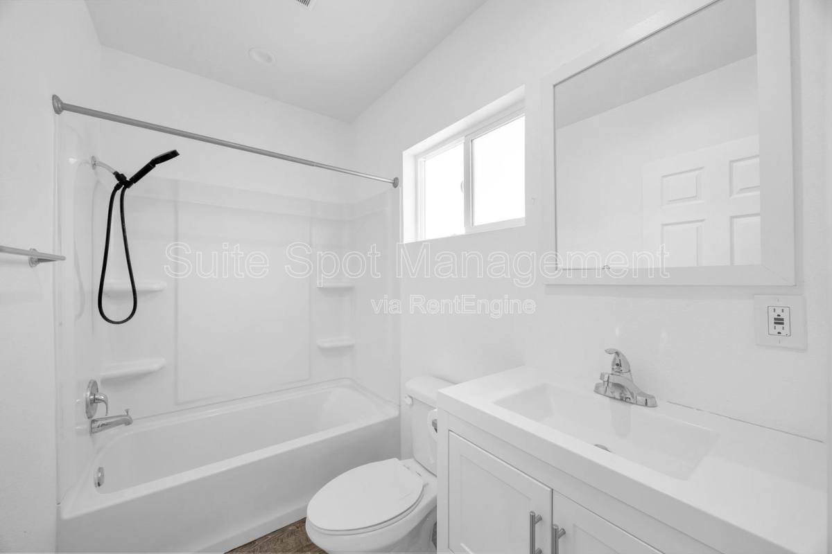 Apartment for rent at 570 N Cambridge St #572, Orange, CA 92867