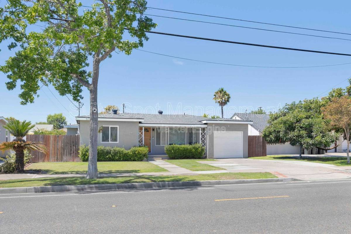 Apartment for rent at 570 N Cambridge St #572, Orange, CA 92867