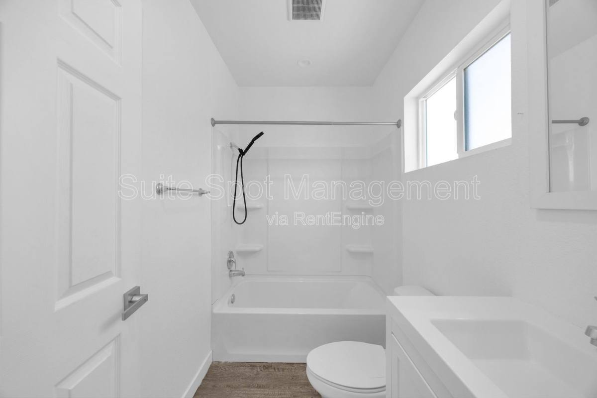 Apartment for rent at 570 N Cambridge St #572, Orange, CA 92867