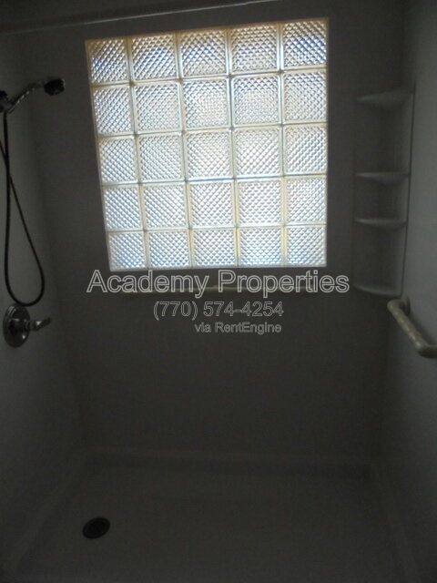 House for rent at 105 E Mimosa Dr, Jonesboro, GA 30236
