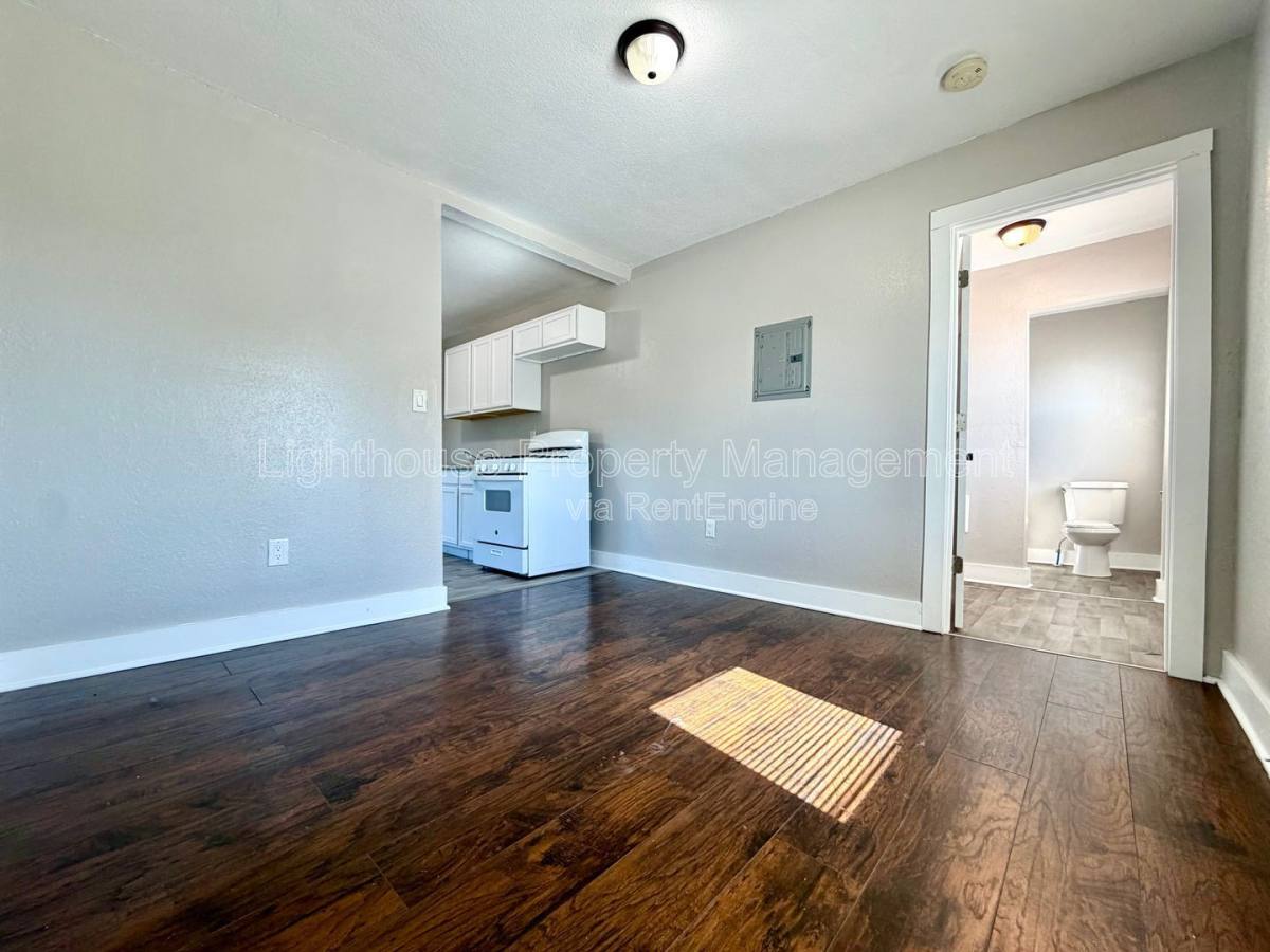 Apartment for rent at 2825 Sanford St #5, Muskegon, MI 49444