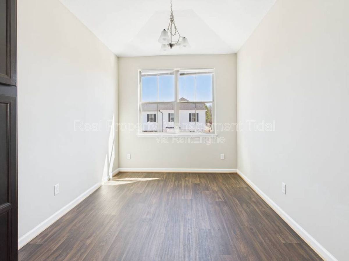 Townhouse for rent at 604 Kathy Ann Way W, Carrollton, VA 23314