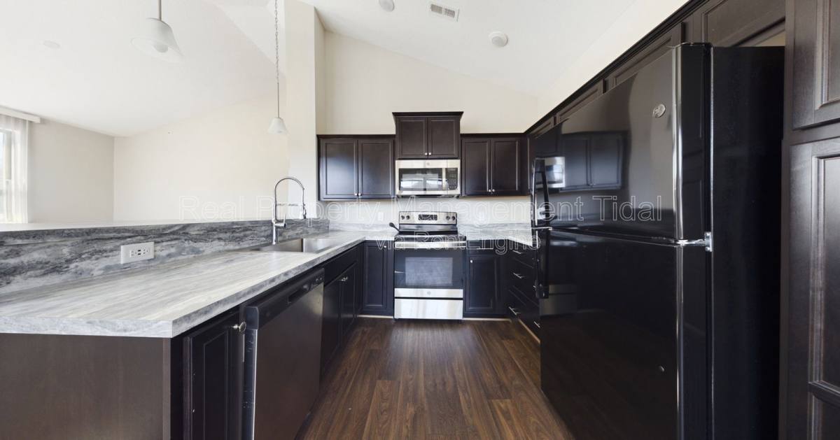 Townhouse for rent at 604 Kathy Ann Way W, Carrollton, VA 23314