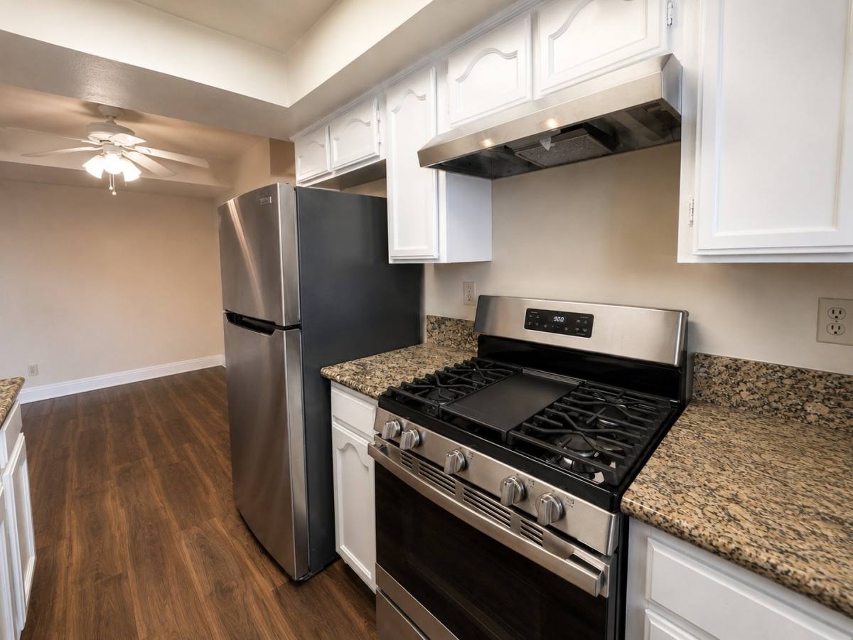 Apartment for rent at 515 E Elmwood Ave #107, Burbank, CA 91501