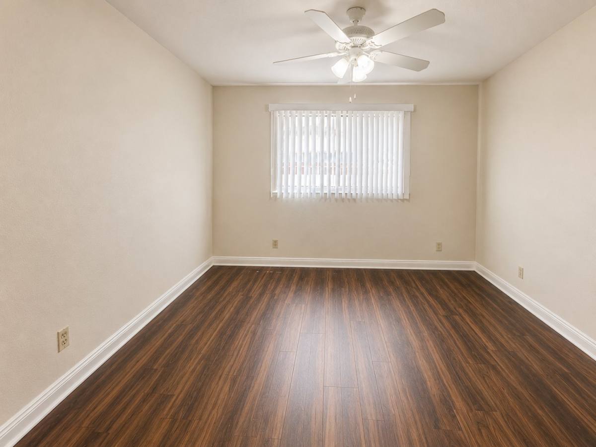 Apartment for rent at 515 E Elmwood Ave #107, Burbank, CA 91501