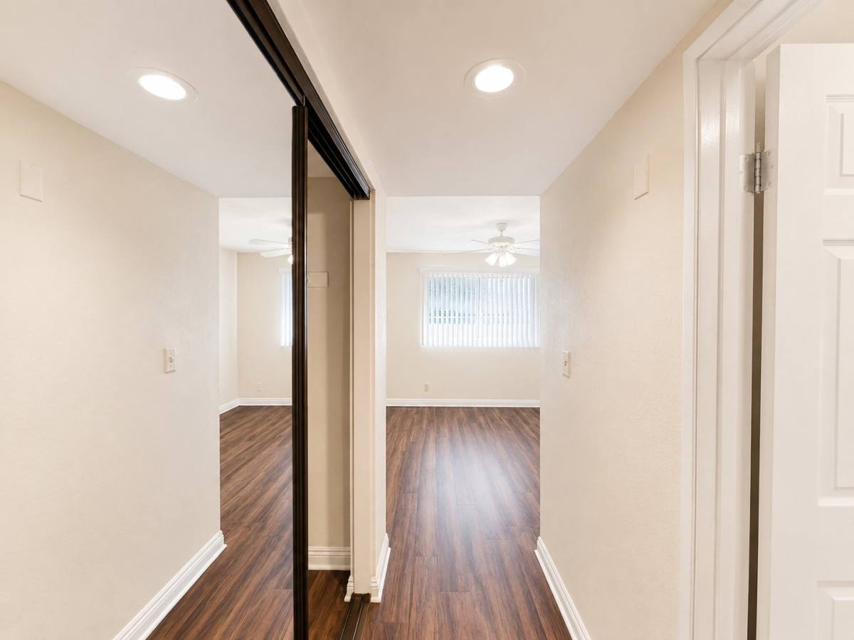 Apartment for rent at 515 E Elmwood Ave #107, Burbank, CA 91501