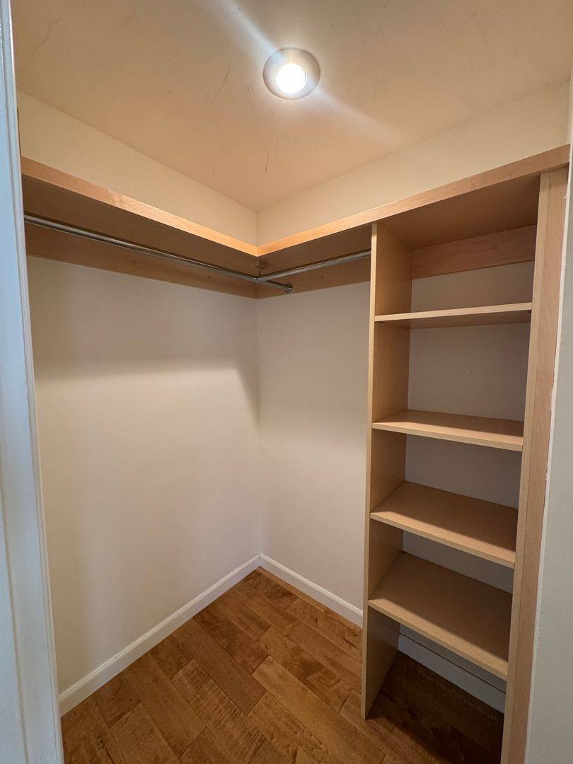Apartment for rent at 1024 Pier Ave, Santa Monica, CA 90405