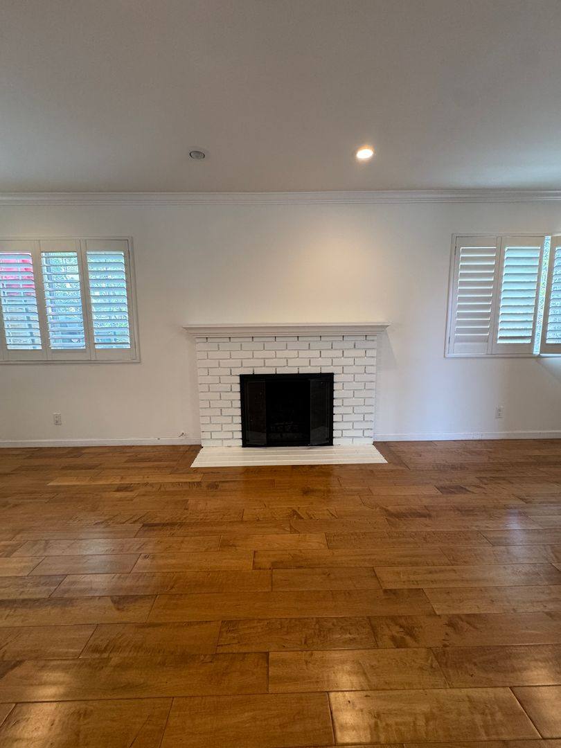 Apartment for rent at 1024 Pier Ave, Santa Monica, CA 90405