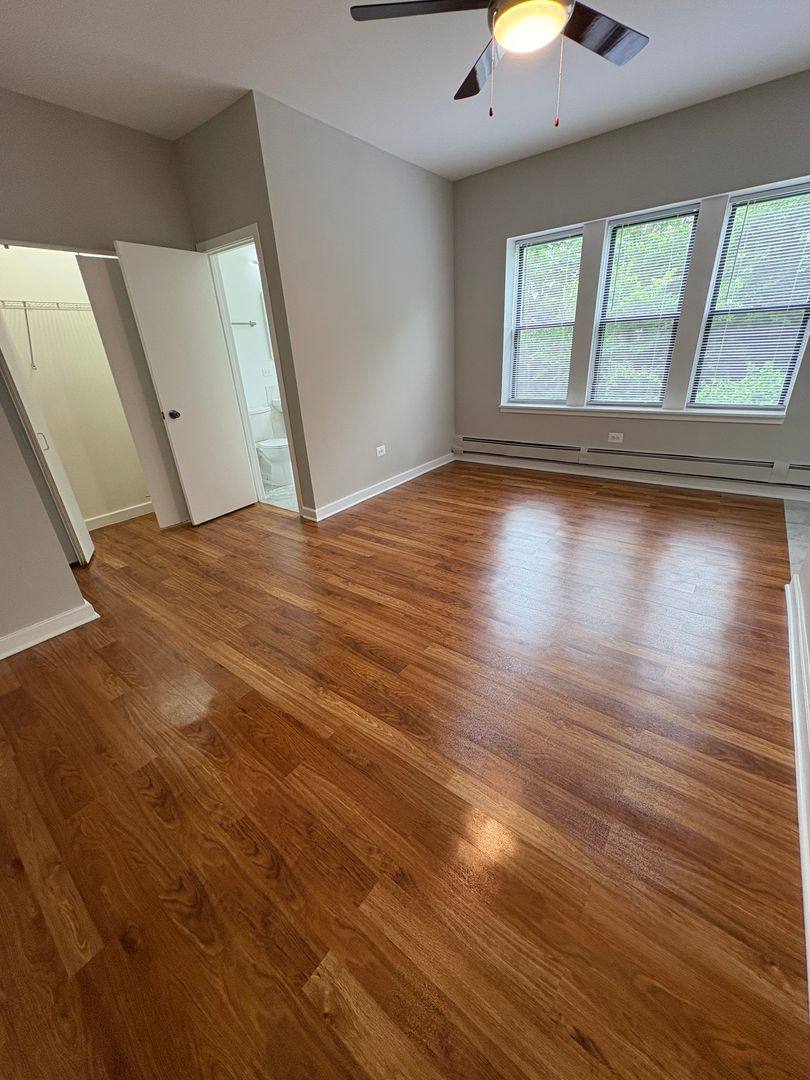 Apartment for rent at 542 N Pine Ave, Chicago, IL 60644