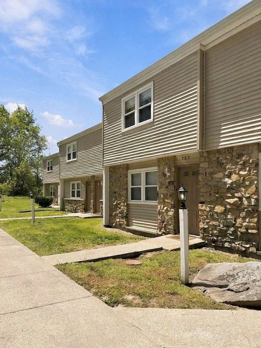 Townhouse for rent at 300 E 261 S, Kokomo, IN 46902