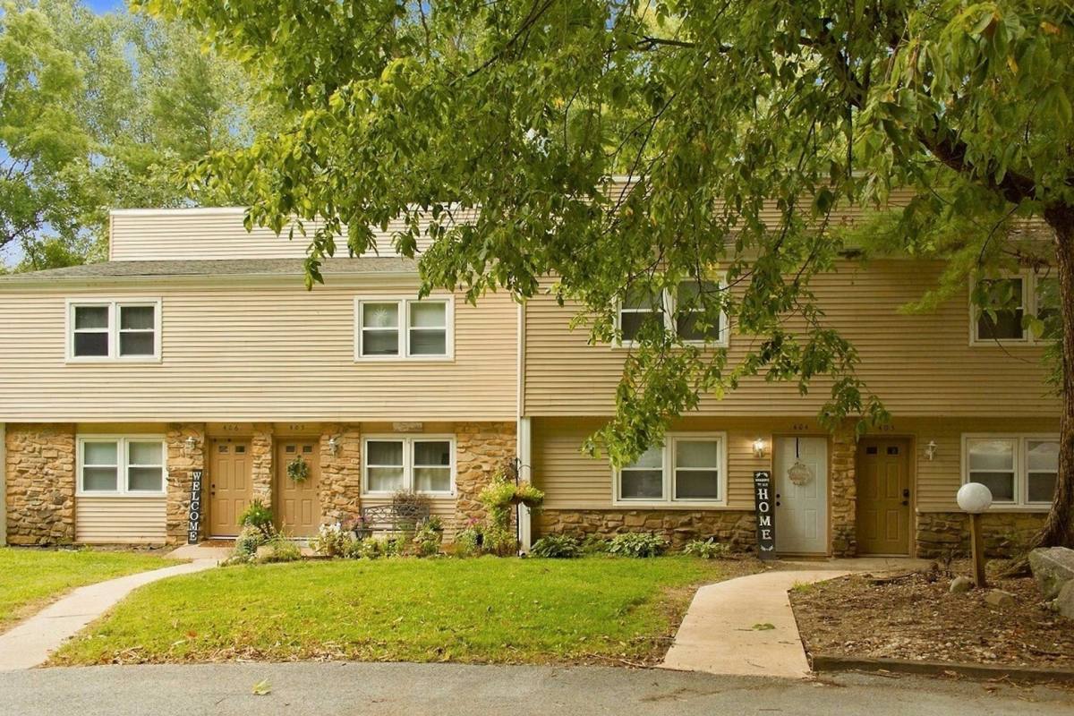 Townhouse for rent at 300 E 261 S, Kokomo, IN 46902