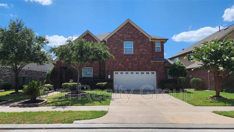 House for rent at 2318 Nashmor Dr, Sugar Land, TX 77479