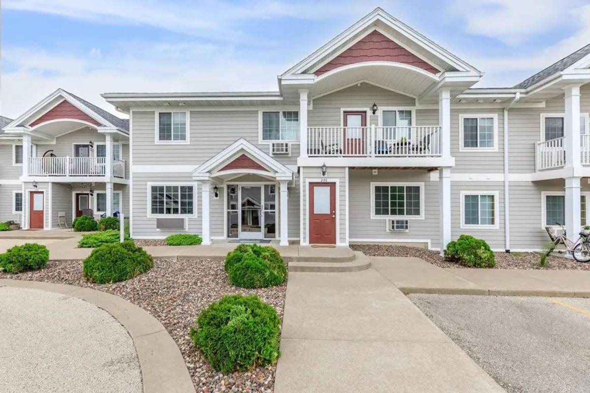 Apartment for rent at 1420 Greenbay St, Onalaska, WI 54650