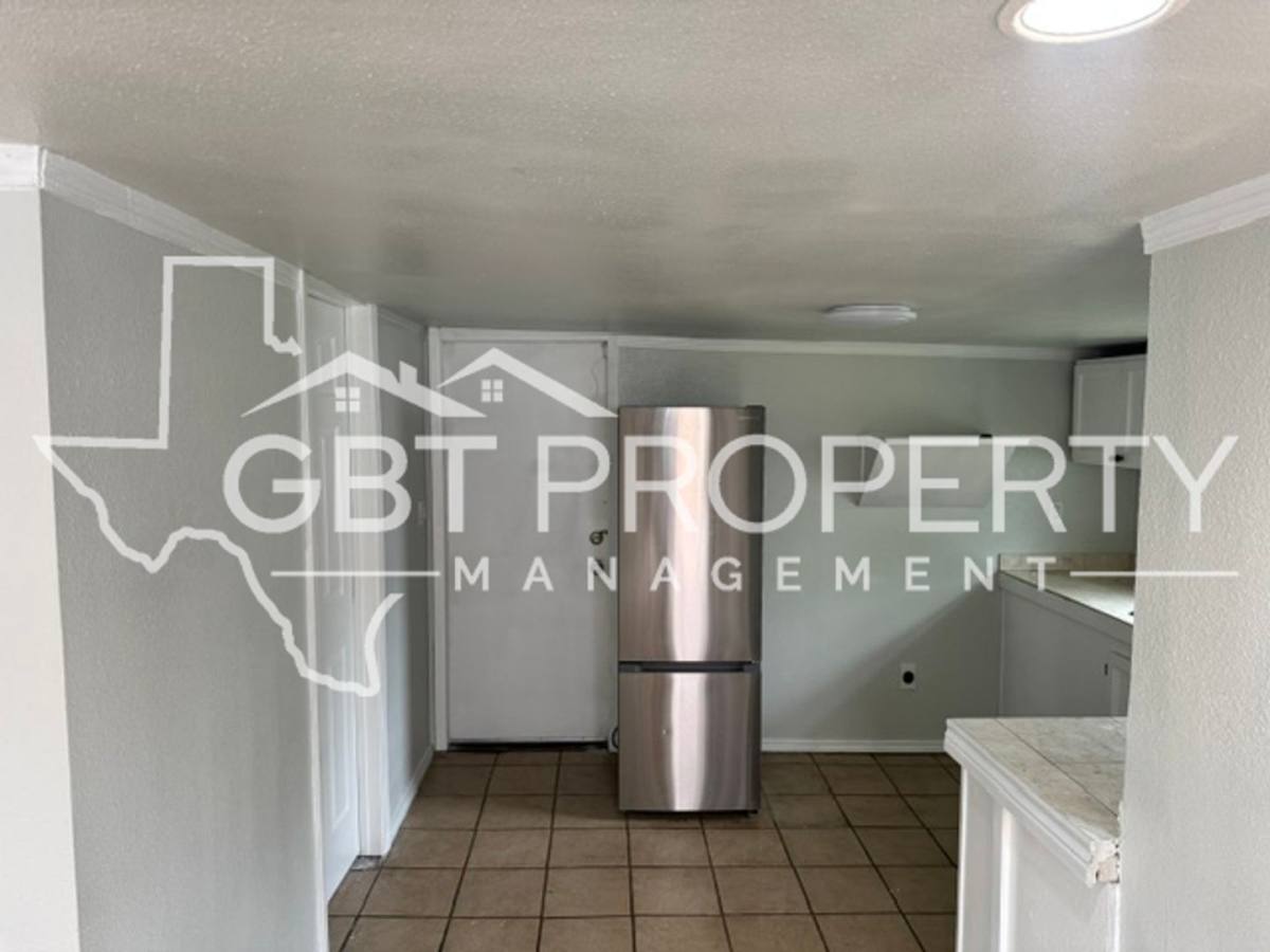 Townhouse for rent at 324 E Castlewood Dr, Marble Falls, TX 78654