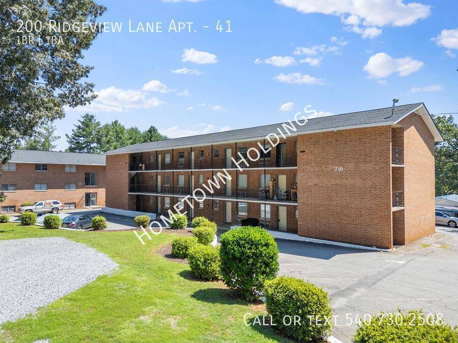 Apartment for rent at 200 Ridgeview Lane #41, Bassett, VA 24055