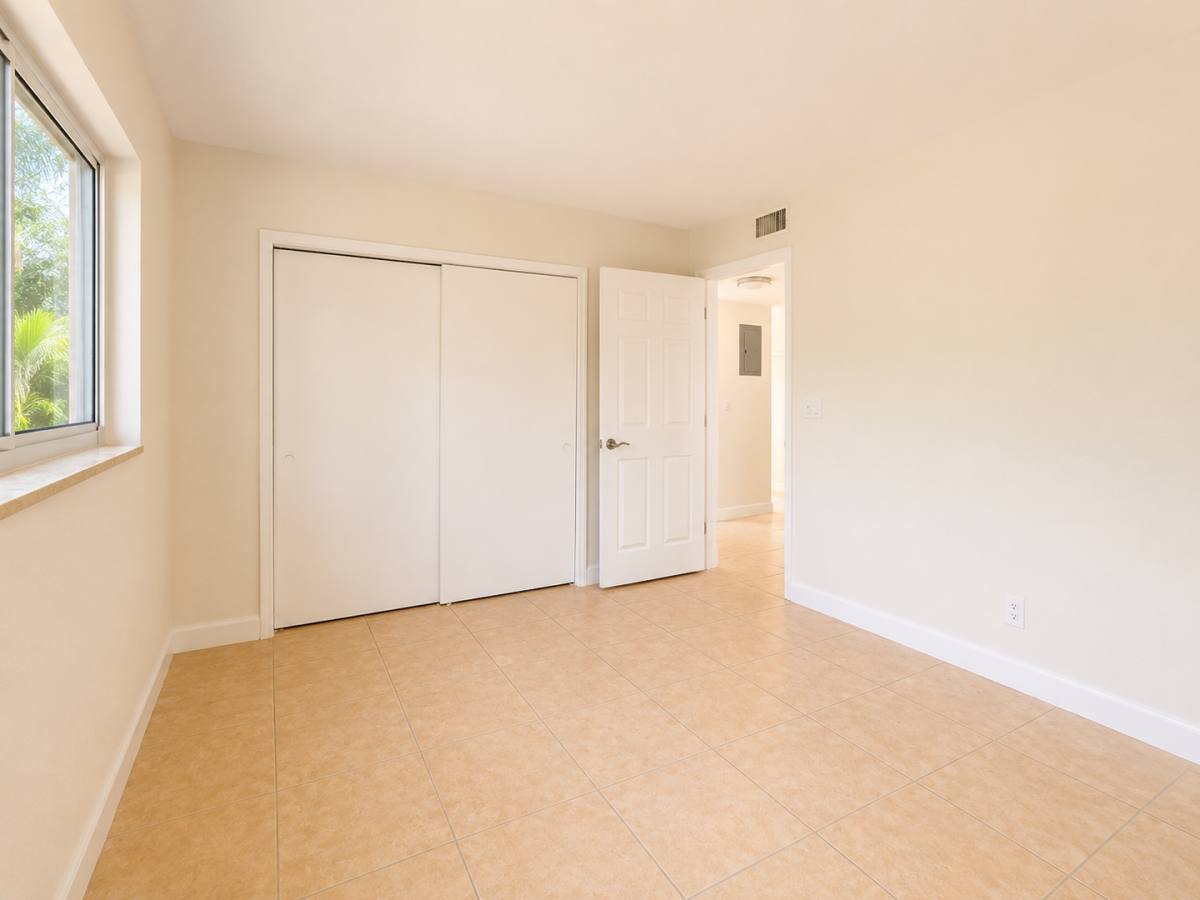 Apartment for rent at 3624 Jackson St, Hollywood, FL 33021