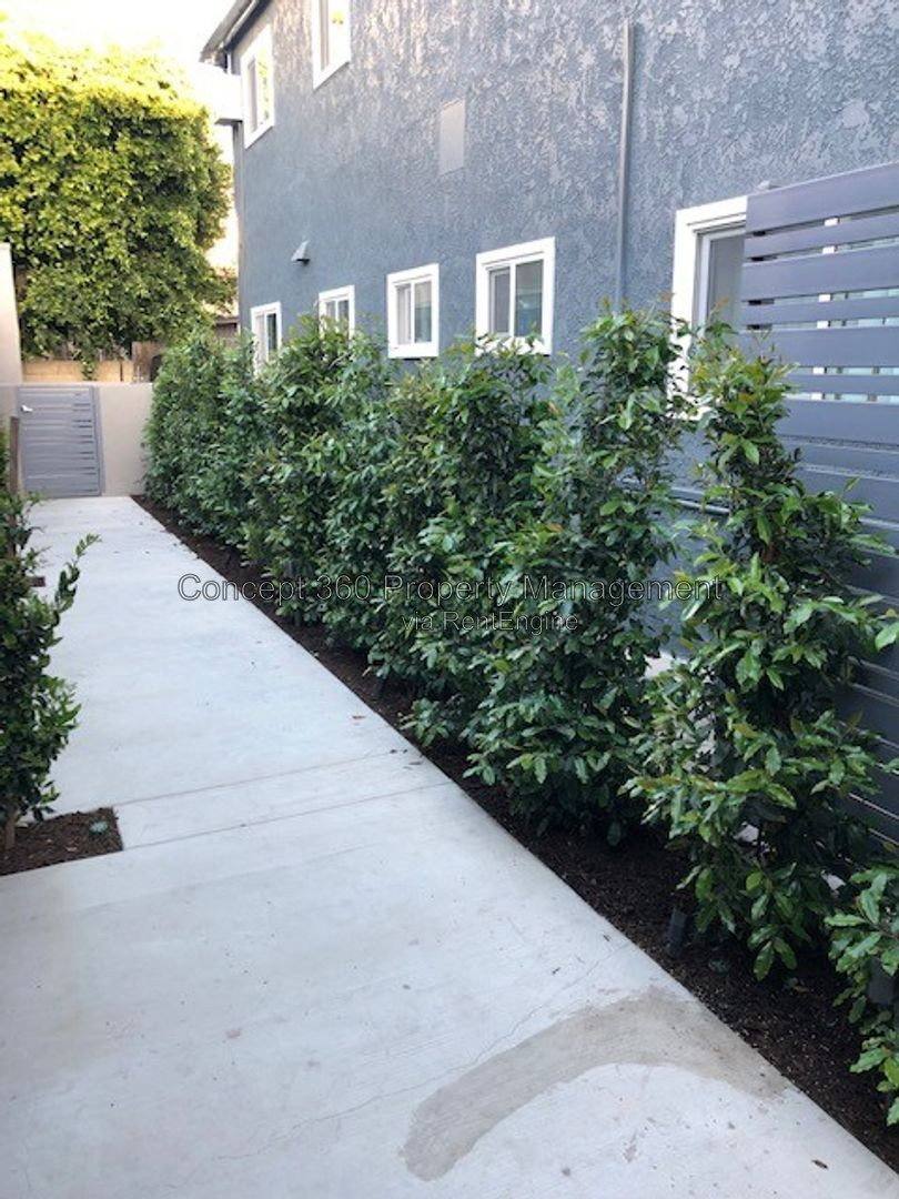 Apartment for rent at 4154 N Business St #5, Long Beach, CA 90807