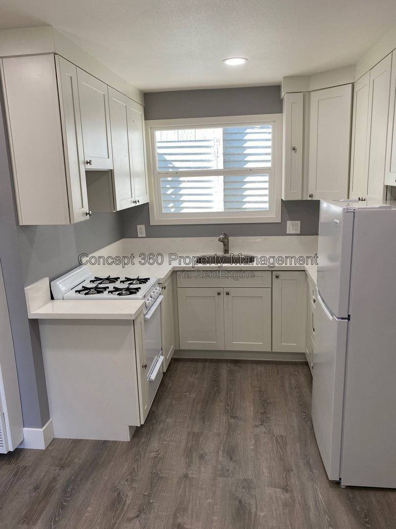 Apartment for rent at 4154 N Business St #5, Long Beach, CA 90807