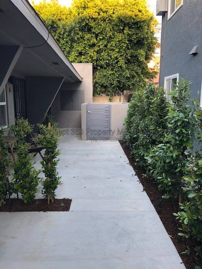 Apartment for rent at 4154 N Business St #5, Long Beach, CA 90807