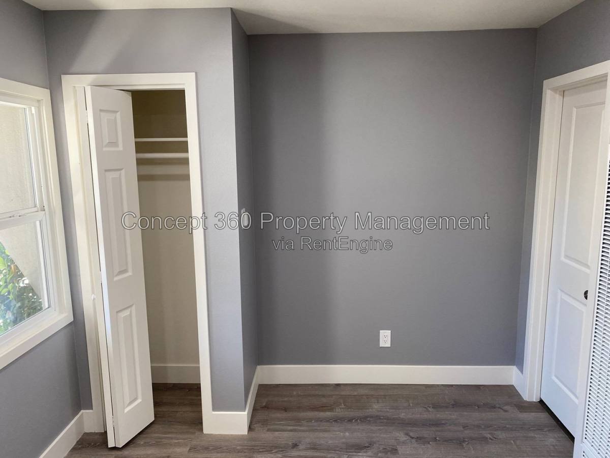 Apartment for rent at 4154 N Business St #5, Long Beach, CA 90807