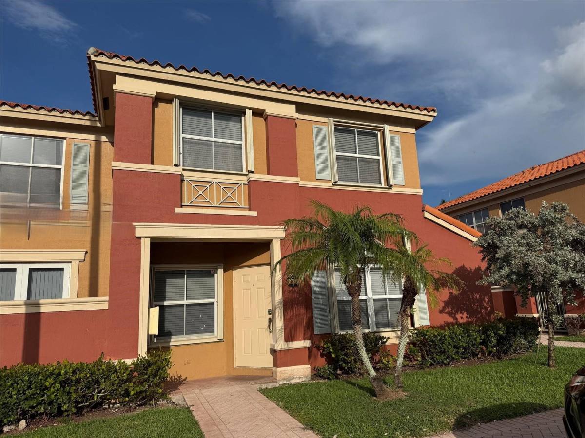 Townhouse for rent at 6202 NW 115th Place #336, Miami, FL 33178