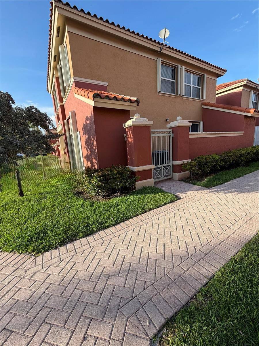Townhouse for rent at 6202 NW 115th Place #336, Miami, FL 33178