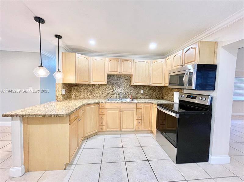 House for rent at 1010 N 31st Court, Hollywood, FL 33021