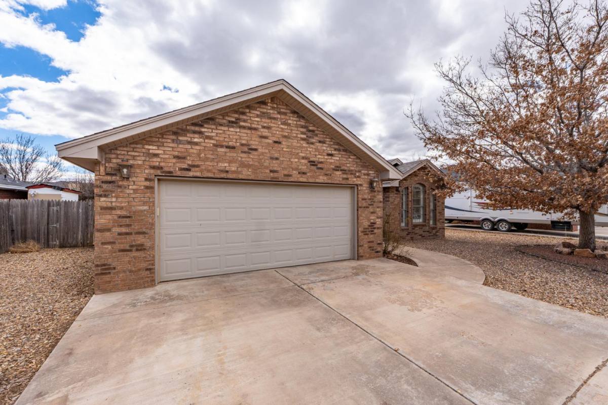 House for rent at 2001 1 2 W Beech St #P, Portales, NM 88130