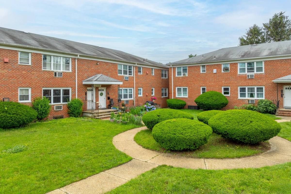 Apartment for rent at Pinewood, 1703 Lexington Ave, Lakewood, NJ 08701
