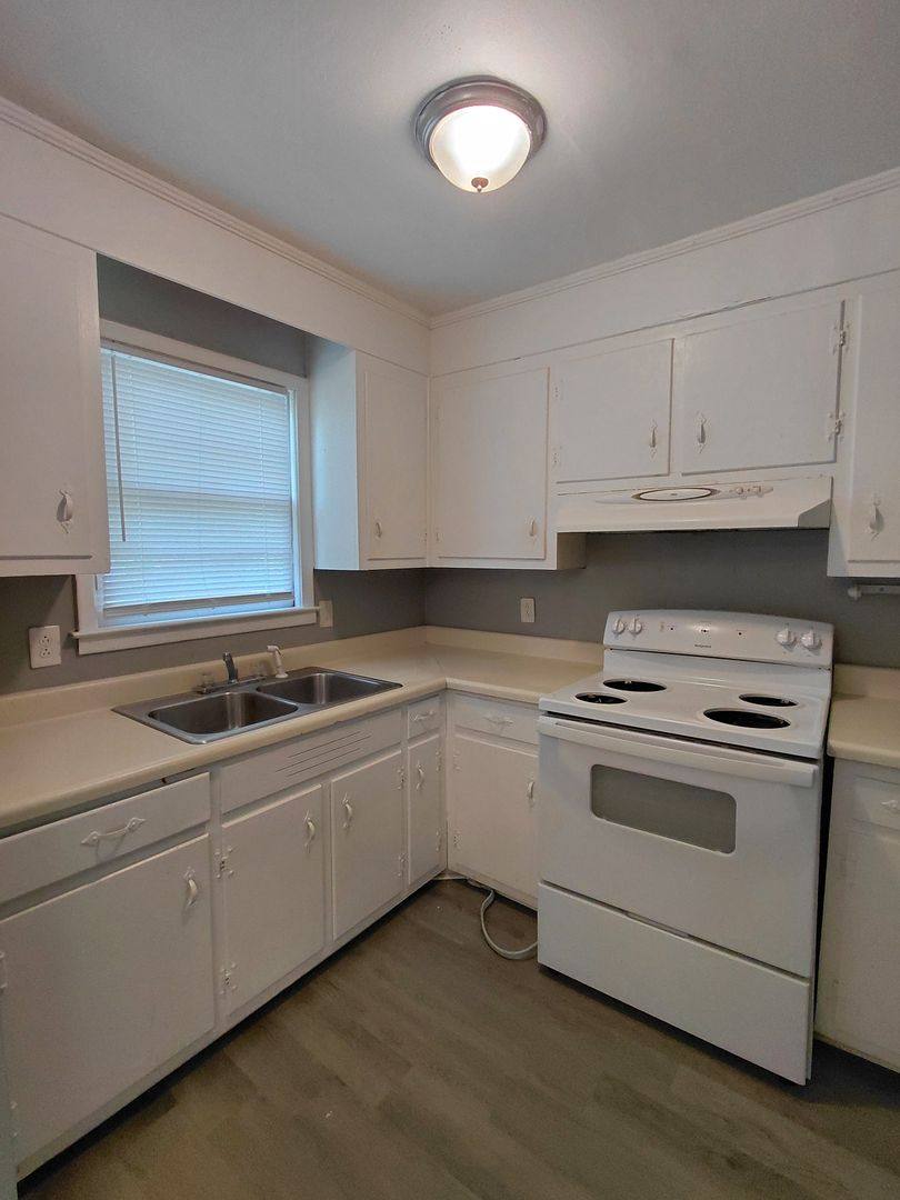 Townhouse for rent at 3013 Ridge Ave, Macon, GA 31204